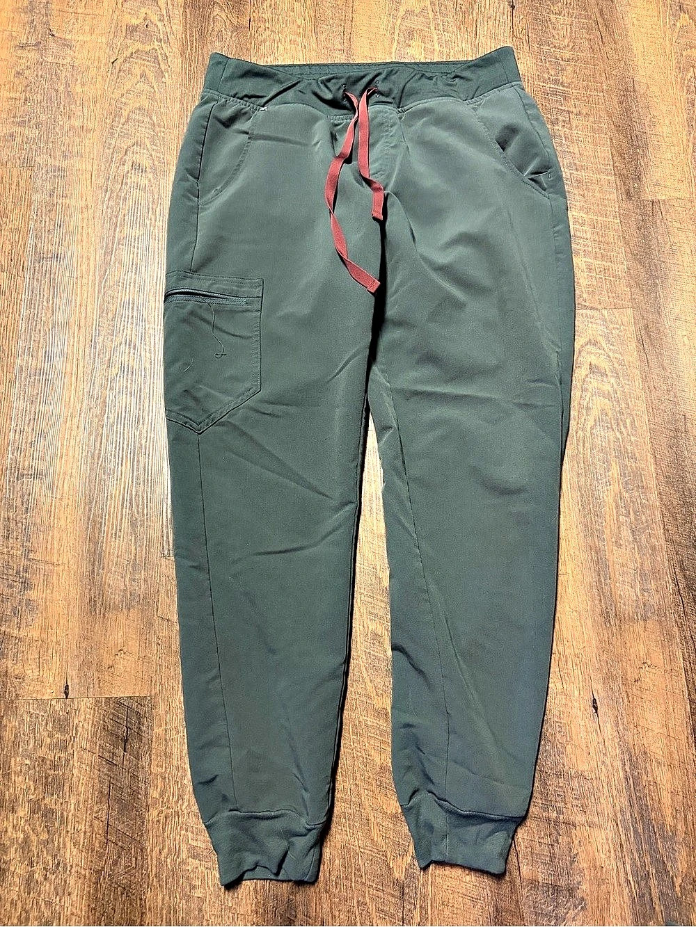 FIGS Scrubs Set V-Neck Top and Jogger Pants Green